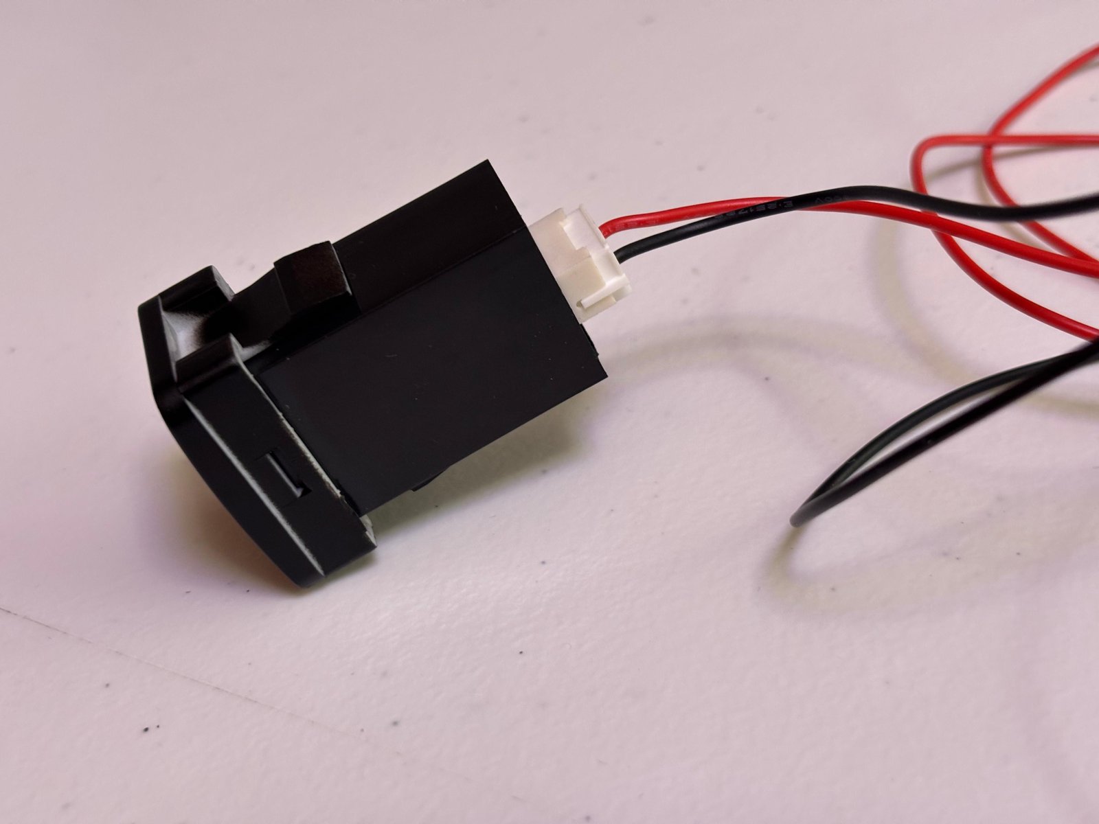 CARGADOR DUAL PD 1-24 IRIZAR 1